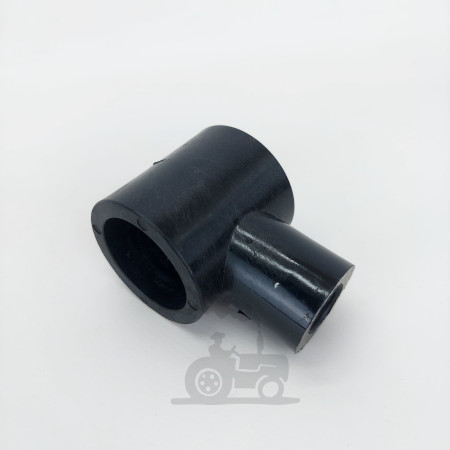 D28251831 Втулка тримач пальця шнека жатки Massey Ferguson